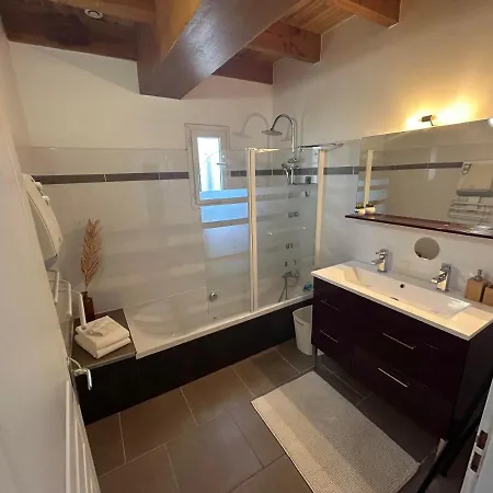Holiday home Maison Piscine & Pont D'arc