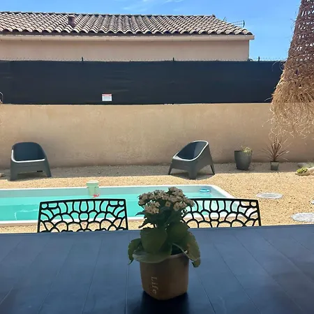 Hébergement de vacances Maison Piscine & Pont D'arc